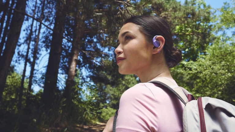 I nuovi auricolari aperti di JBL sono ora in offerta per la prima volta in occasione del Memorial Day.